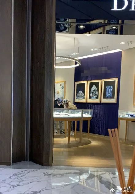 张亮宣布离婚之前的热搜,网曝张亮离婚是真的吗