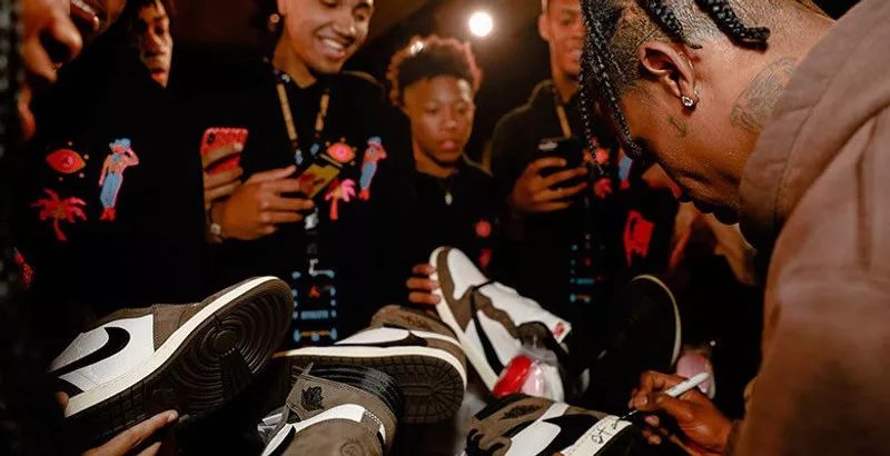 为什么都在说“2017-2019”？我只知道买鞋越来越南了