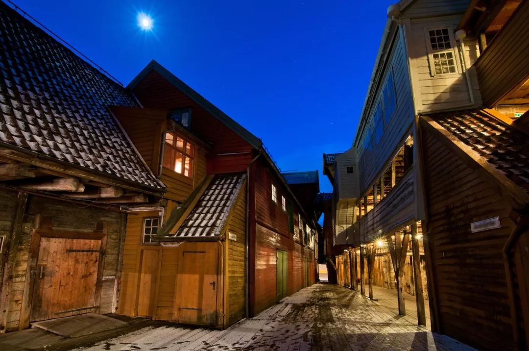 冰雪奇缘是英文电影吗,冰雪奇缘简介视频