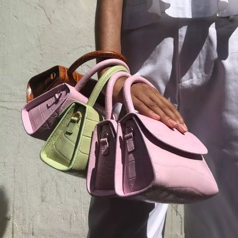 欧阳娜娜的名牌包包,欧阳娜娜的平价包包