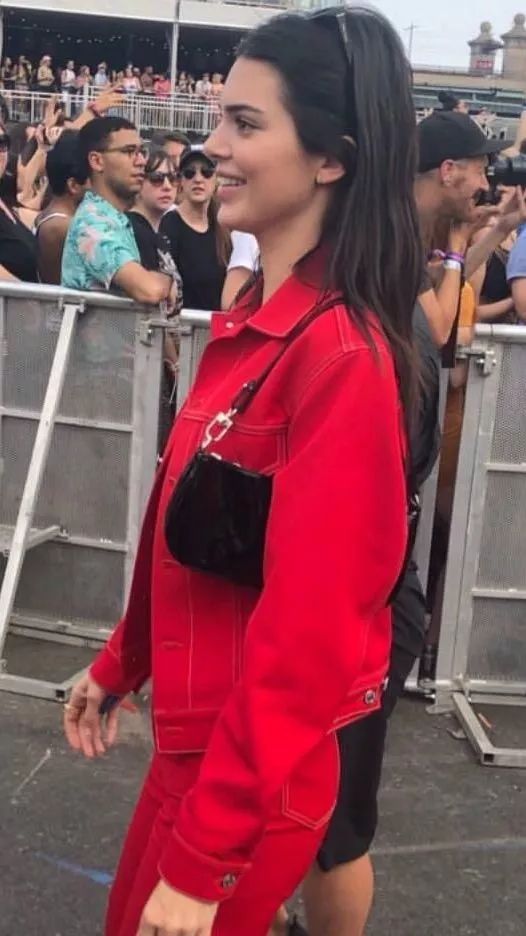 欧阳娜娜的名牌包包,欧阳娜娜的平价包包