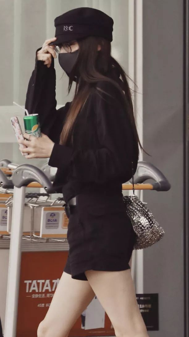 欧阳娜娜的名牌包包,欧阳娜娜的平价包包