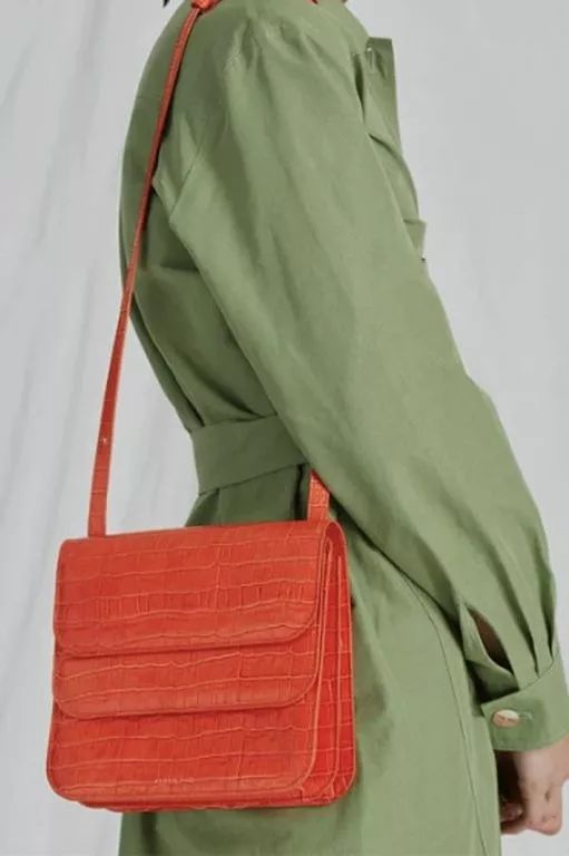 欧阳娜娜的名牌包包,欧阳娜娜的平价包包