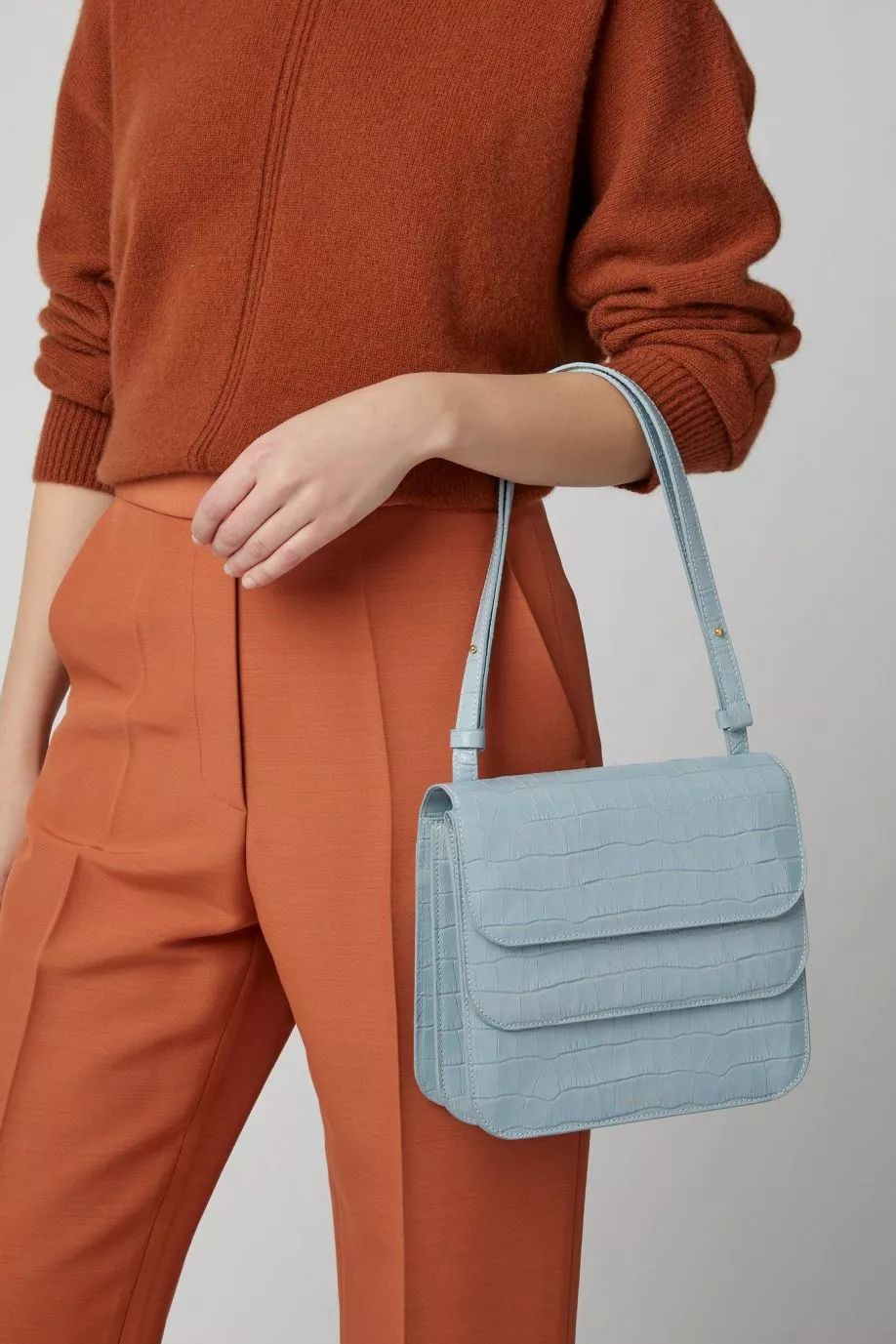 欧阳娜娜的名牌包包,欧阳娜娜的平价包包