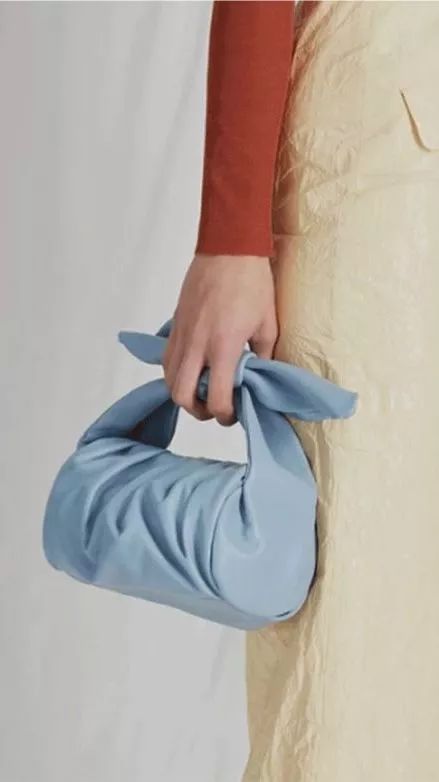 欧阳娜娜的名牌包包,欧阳娜娜的平价包包