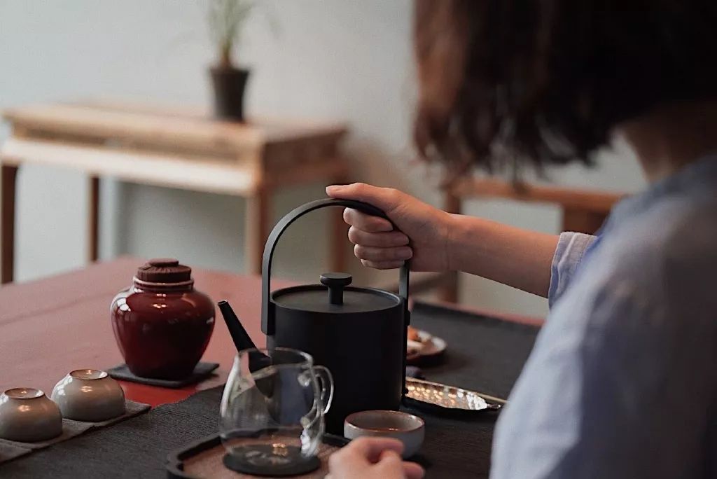 一只好看的电水壶，英国亲王都爱，五星酒店标配