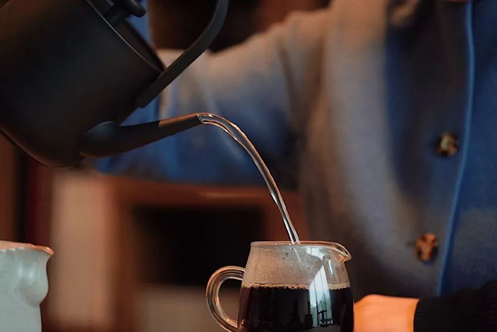 一只好看的电水壶，英国亲王都爱，五星酒店标配