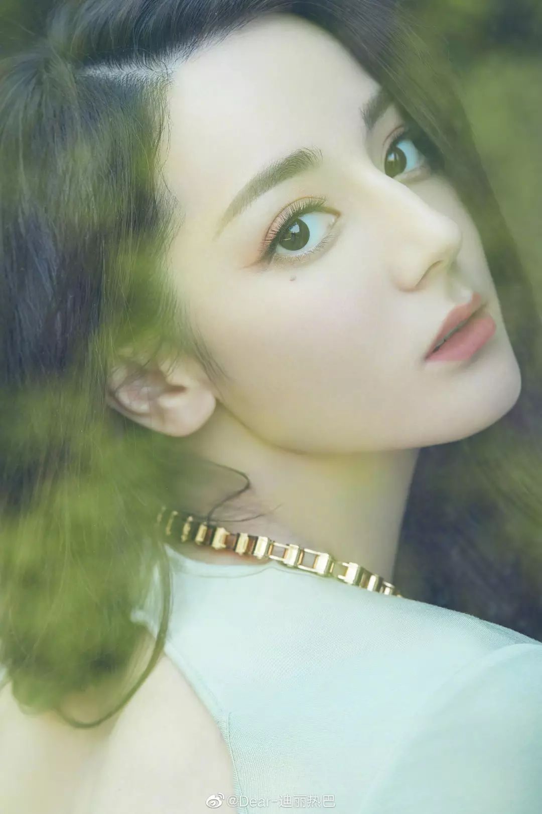 迪丽热巴会定期修剪睫毛吗,迪丽热巴睫毛到底有多长