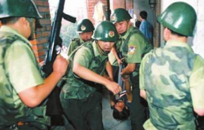 杀害7人逃犯落网最新消息女逃犯劳荣枝厦门商场落网劳荣枝法子英杀害7人原因动机披露现场图曝光