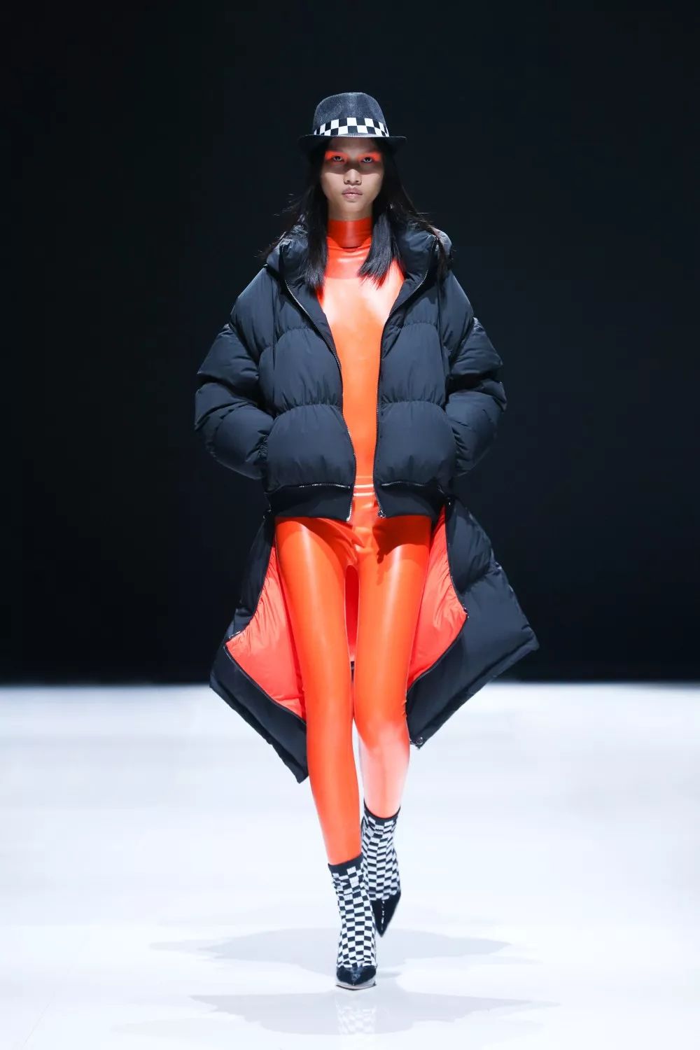 爱马仕传奇钦点，海外ins求代购，波司登X高缇耶联名火爆全球？