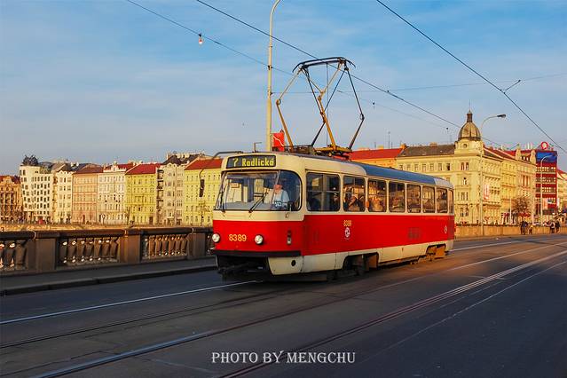 布拉格伏尔塔瓦河畔的童话之城,捷克伏尔塔瓦河畔