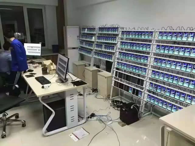 靠“盗版”抖音连续霸榜17天，这款App都有哪些骚操作？