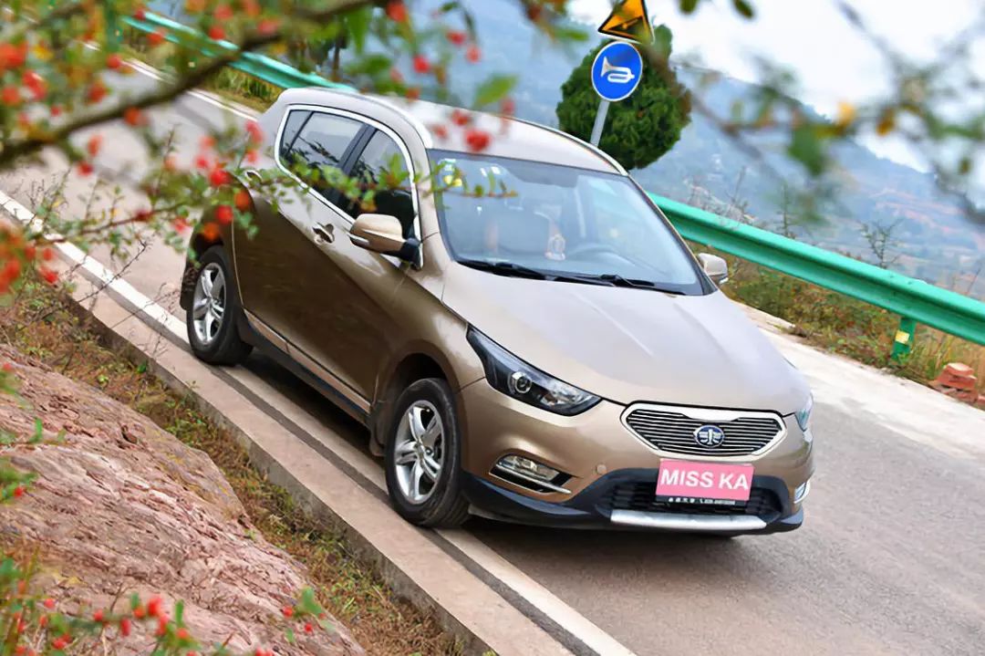 所有车主,低配不够好吗?奶爸车主sayno:就是看中了骏派D60的外观靓,好开省油,四年零事故,技术好车子稳