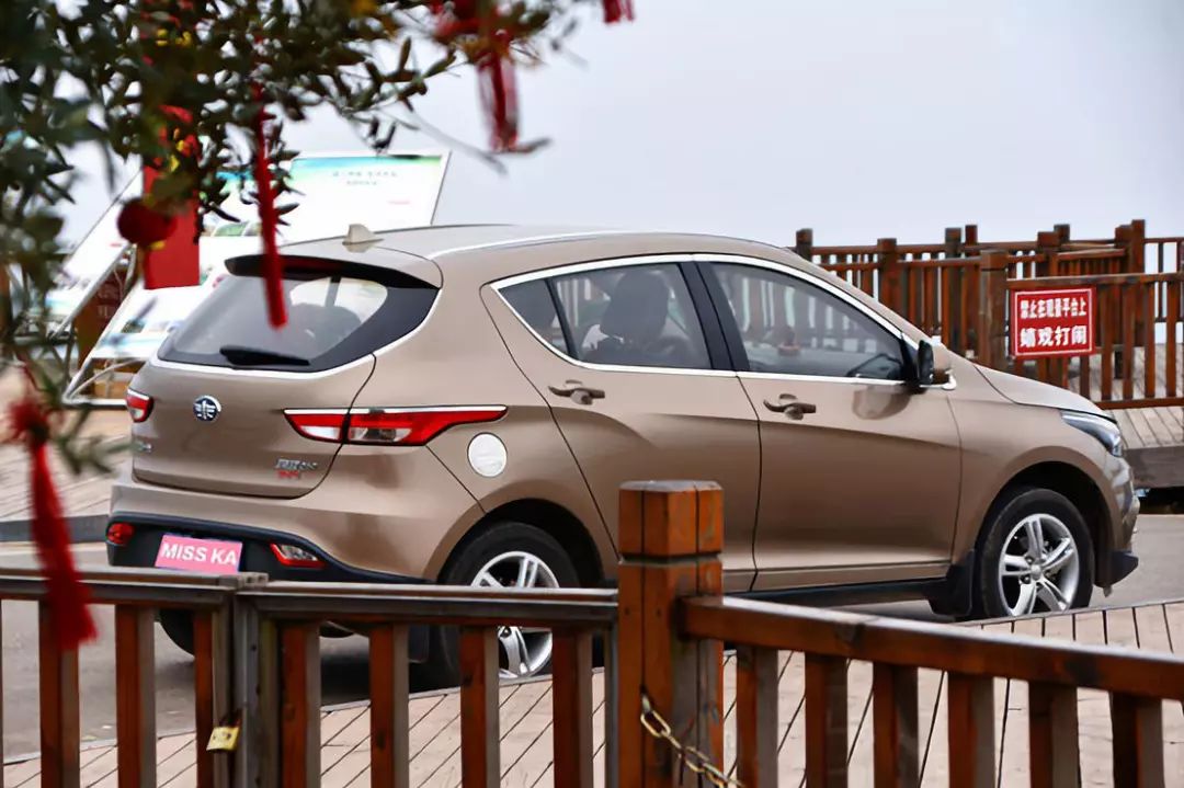 所有车主,低配不够好吗?奶爸车主sayno:就是看中了骏派D60的外观靓,好开省油,四年零事故,技术好车子稳