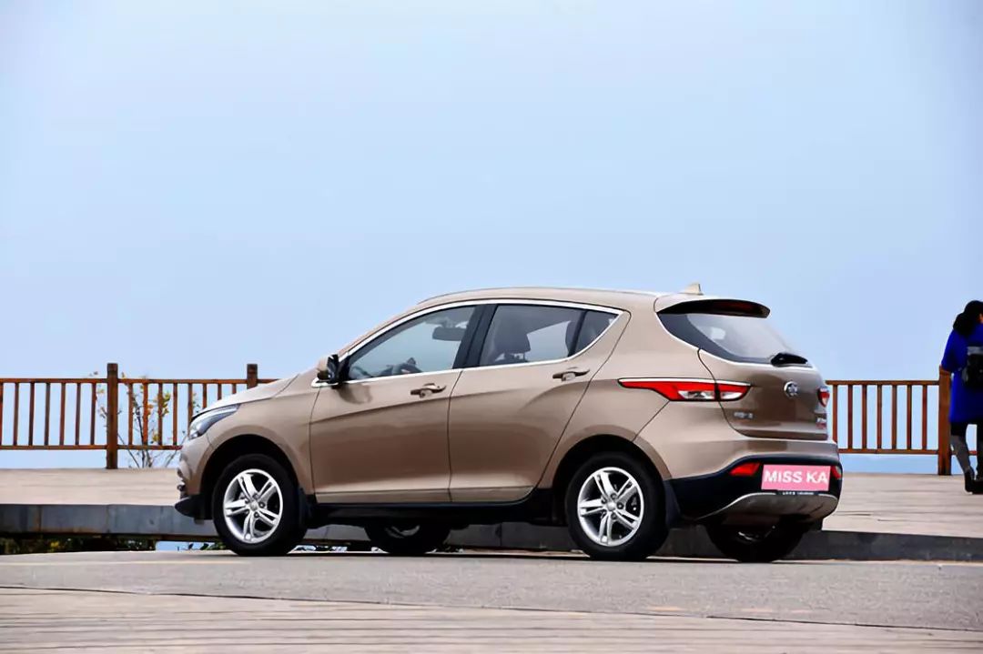 所有车主,低配不够好吗?奶爸车主sayno:就是看中了骏派D60的外观靓,好开省油,四年零事故,技术好车子稳