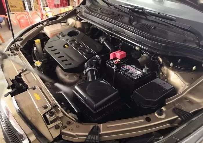 所有车主,低配不够好吗?奶爸车主sayno:就是看中了骏派D60的外观靓,好开省油,四年零事故,技术好车子稳