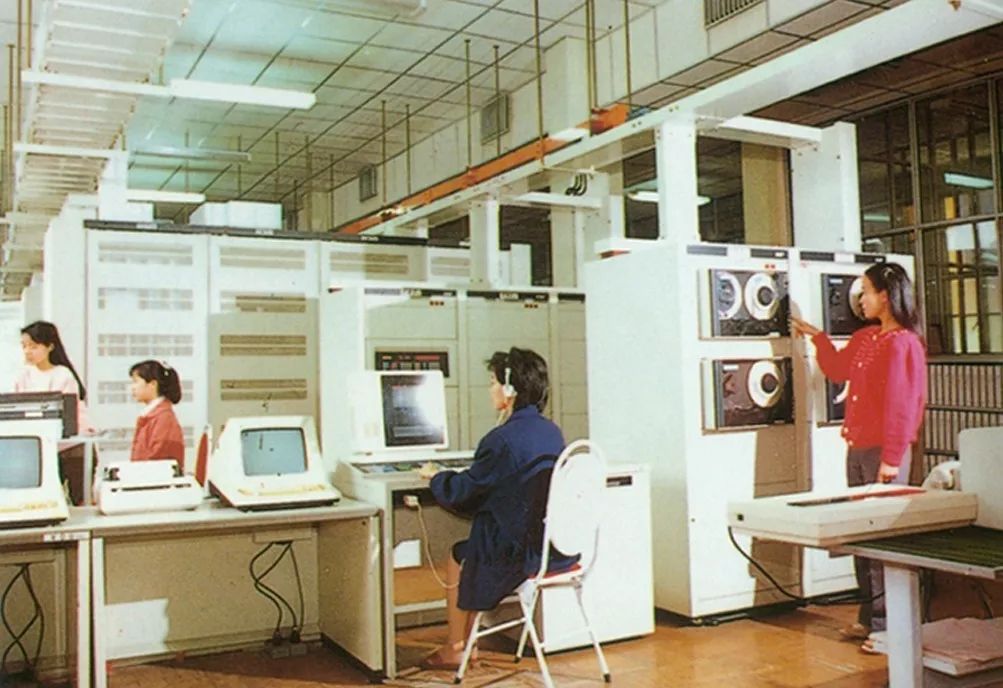 见证70年风雨历程老照片,中国电信70年代老照片