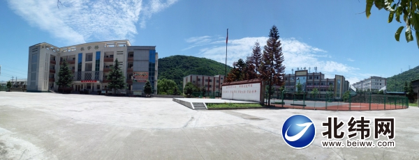 德育为先科学管理办人民满意的学校