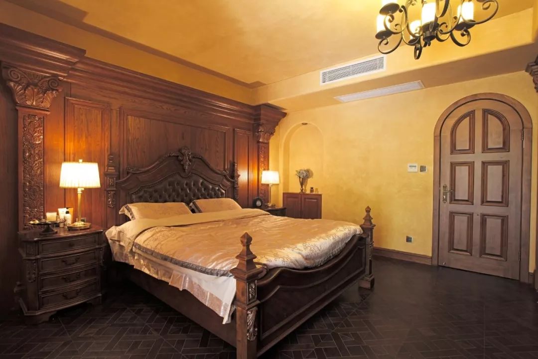 床头空荡荡是怎么回事,床头墙面空荡荡怎么办