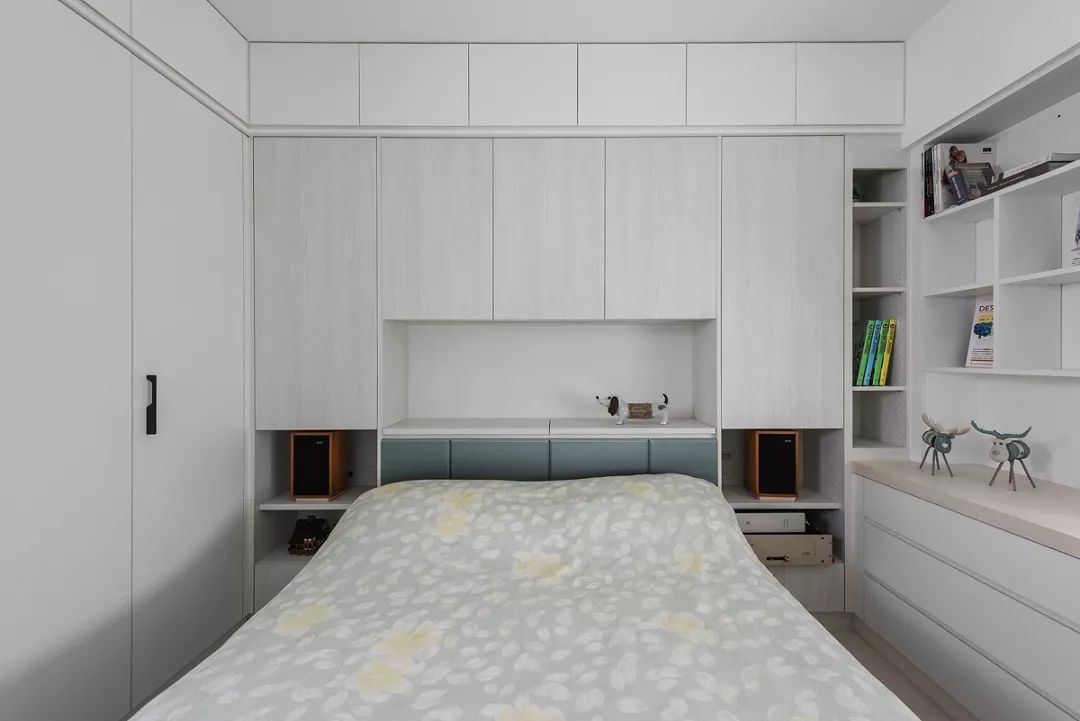 床头空荡荡是怎么回事,床头墙面空荡荡怎么办