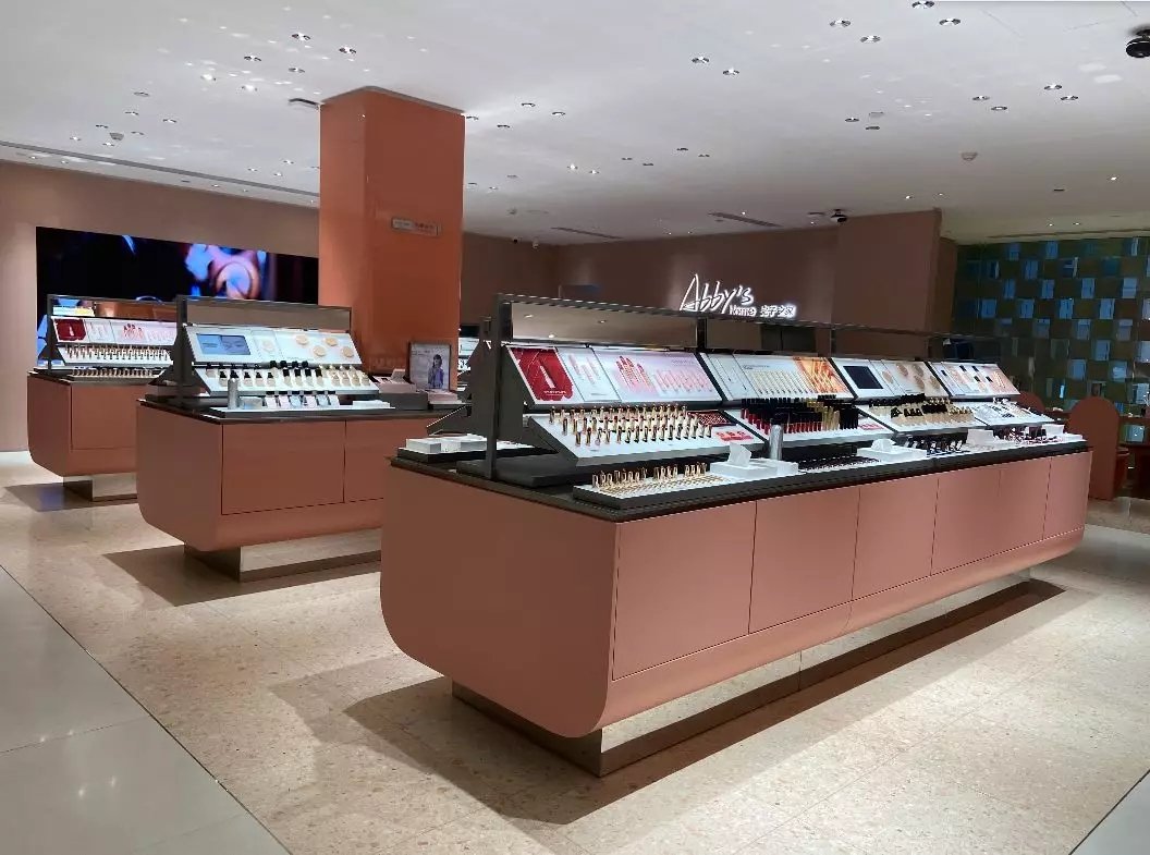 完美日记门店形象,完美日记全国49家实体店开业