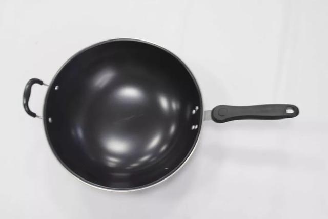 全网公认最好用无涂层铁锅爱仕达,苏泊尔铁锅爱仕达铁锅