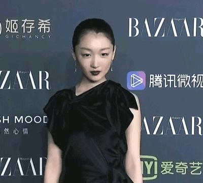 jennie发型双丸子头编发,黑色大波浪长发发型jennie