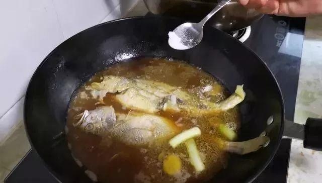 炖鱼去腥增香秘制调料,炖鱼需要放酱油醋吗
