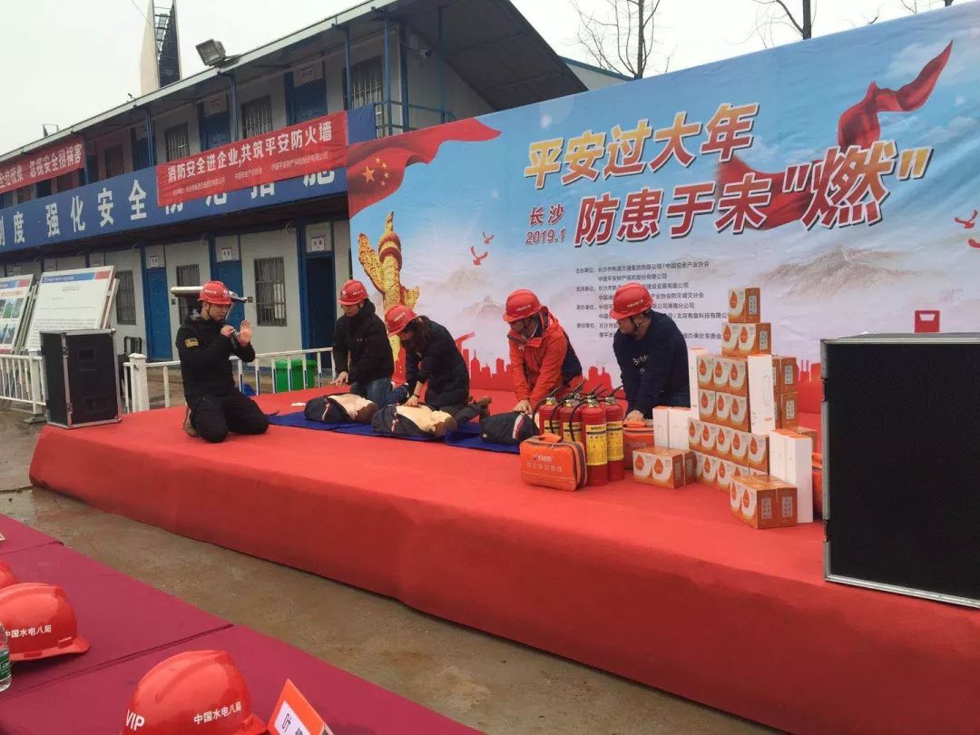 记住这些知识让你远离交通事故,交通事故时刻提醒我们注意安全