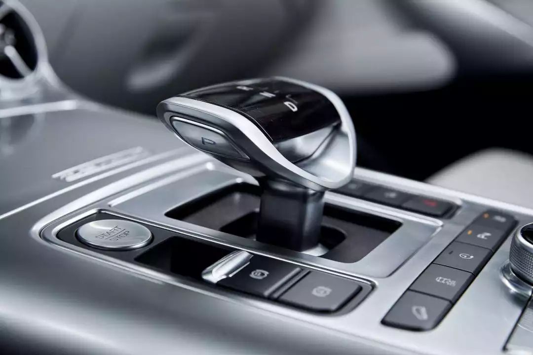 奔驰腾势对比比亚迪腾势,卡叔说车奔驰