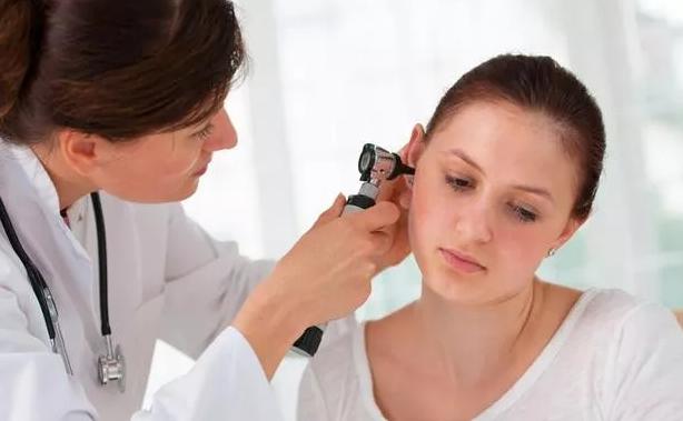 以前是糠耳为什么变成油耳了呢,耳朵油耳和糠耳区别