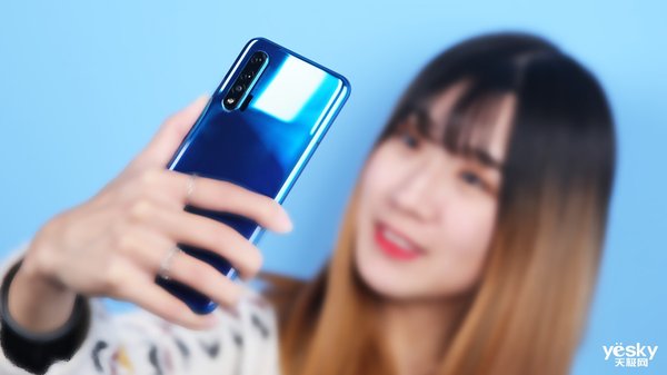 华为nova6拍照对比p30谁更好,nova65g和nova7对比