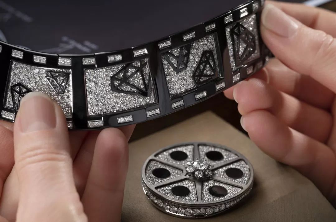 为什么大部分明星红毯不戴项链,明星在红毯上戴的珠宝