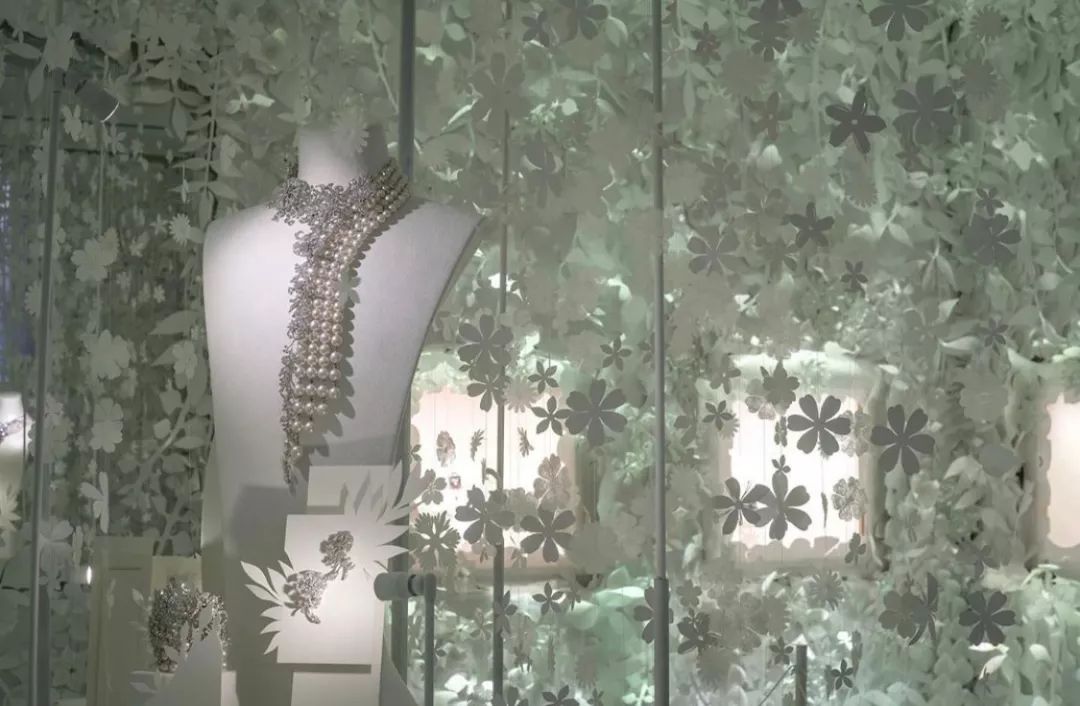 为什么大部分明星红毯不戴项链,明星在红毯上戴的珠宝