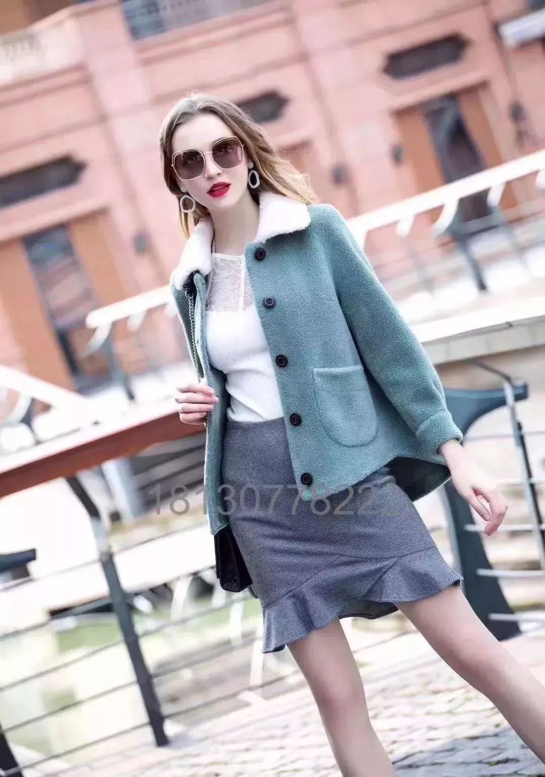 紧急通知：佛山顺德超大型羊绒大衣厂家仓库搬迁，全场50元—299元/件封顶，清仓大甩卖，限时抢购，12月7号开仓