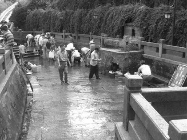 80年代至今长沙的变化,80年代长沙新开铺老照片