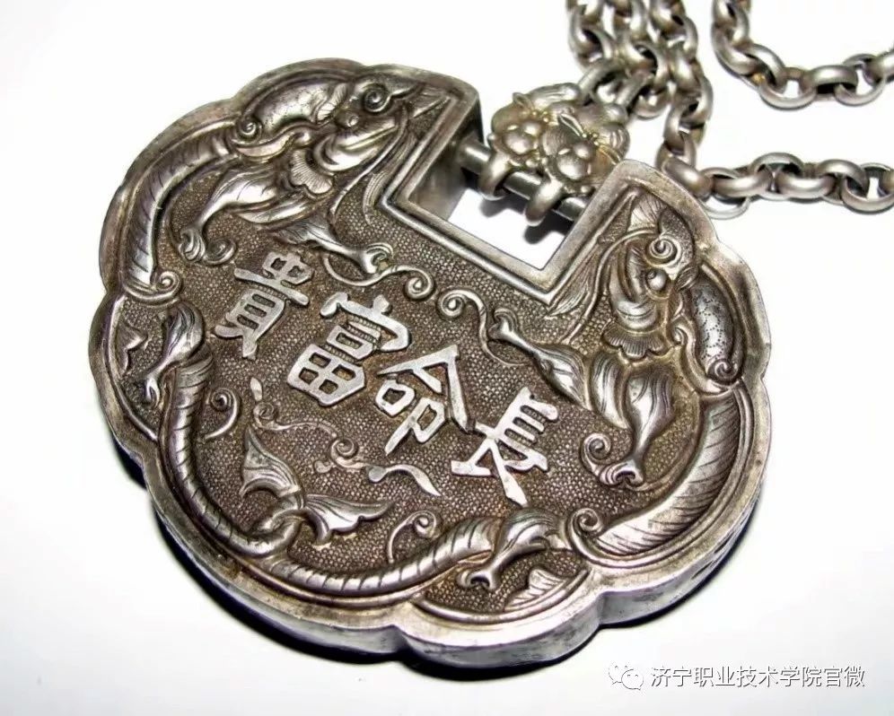 娴庤亴鏂囧寲,娴庤亴浜烘枃绱犲吇