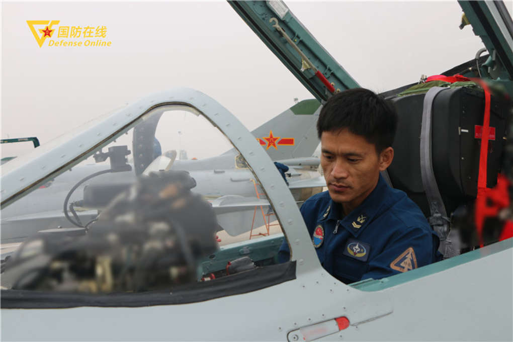 他们是军营“神医”，专治战机各种“疑难杂症”