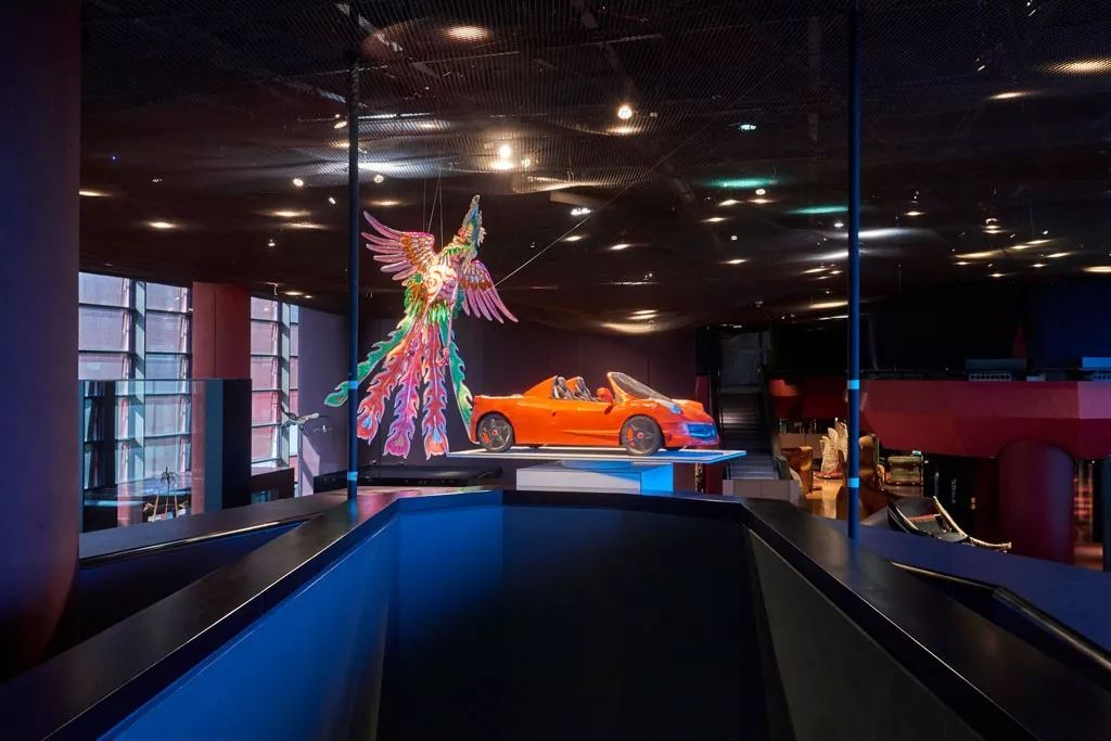 中国人烧给死人的纸扎，登上巴黎设计周，还被法国博物馆收藏