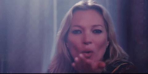 在过圣诞这件事上,明星们比你认真多了