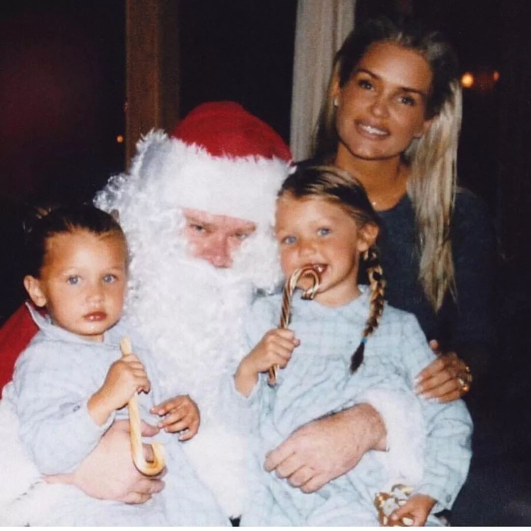 在过圣诞这件事上,明星们比你认真多了