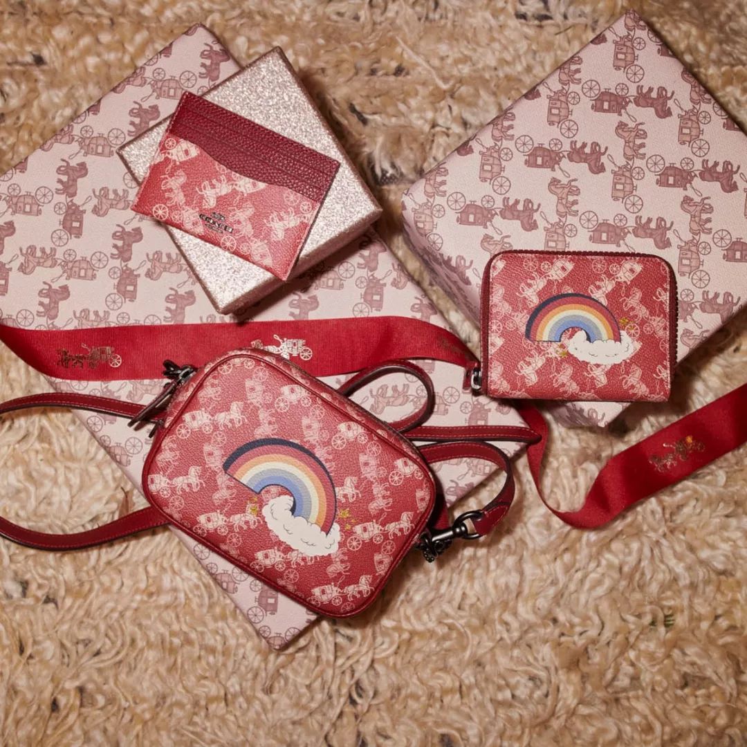 在过圣诞这件事上,明星们比你认真多了