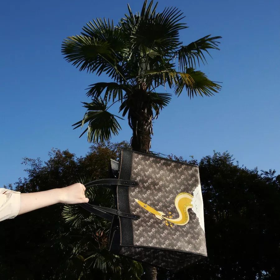 在过圣诞这件事上,明星们比你认真多了