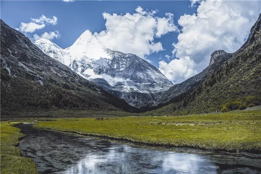 四川省稻城亚丁风景区旅游攻略,稻城亚丁旅游攻略文档