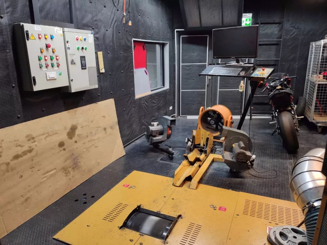 萨瓦迪卡摩托,萨瓦迪卡曼谷摩托