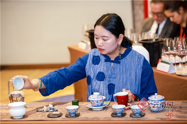 红酒普洱茶推荐哪款,法国红酒云南普洱茶图片