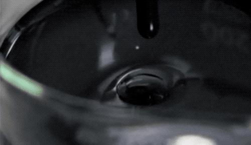 水笔写不出来了怎么办小技巧,水笔写着写着不出水了怎么回事