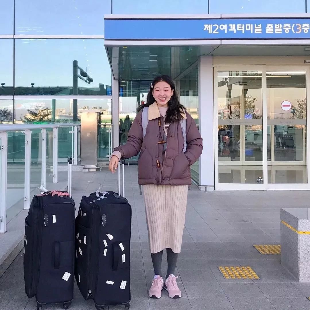 长款牛角扣大衣怎么搭配好看,冬季牛角扣大衣怎么搭配