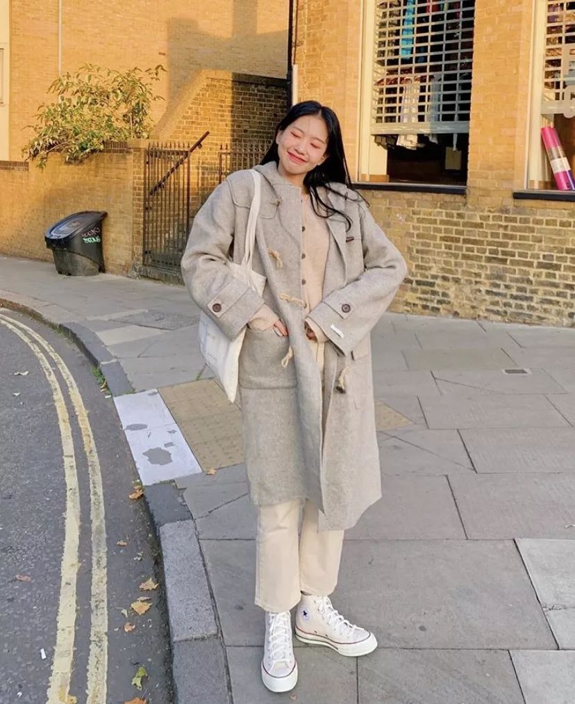 长款牛角扣大衣怎么搭配好看,冬季牛角扣大衣怎么搭配