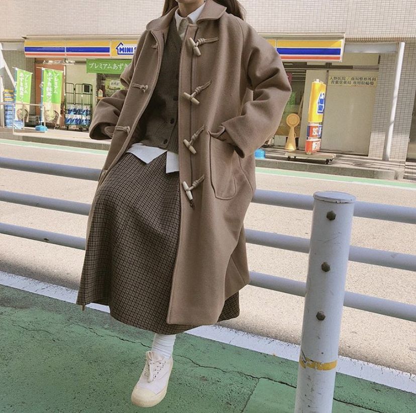 长款牛角扣大衣怎么搭配好看,冬季牛角扣大衣怎么搭配